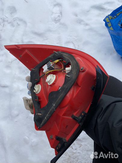 Задний стоп сигнал разные