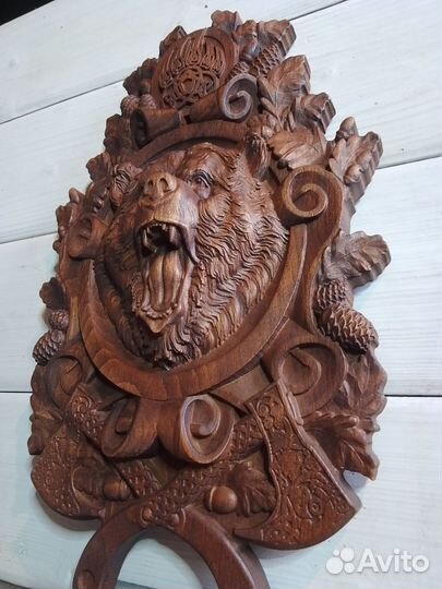 Панно деревянное резное на стену. Медведь