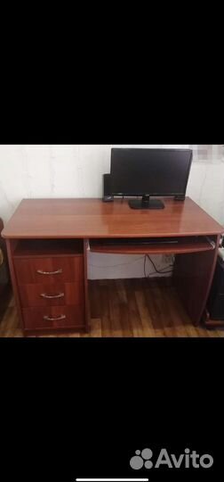 Компьютерный стол