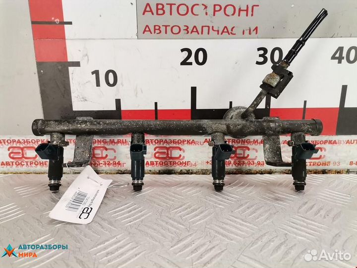 Топливная рампа Jeep Liberty 2002 5072484AC