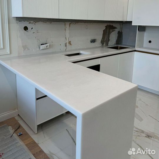 Столешница из акрилового камня