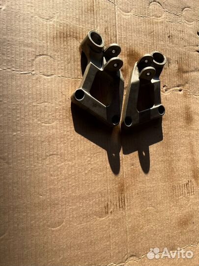 Подножки заднего пассажира Kawasaki ZZR400-2