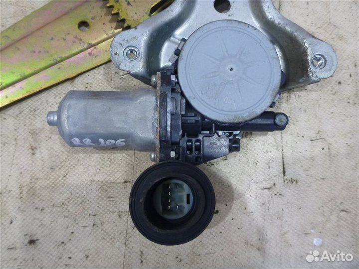 Стеклоподъемник задний правый Lexus Rx400H MHU38