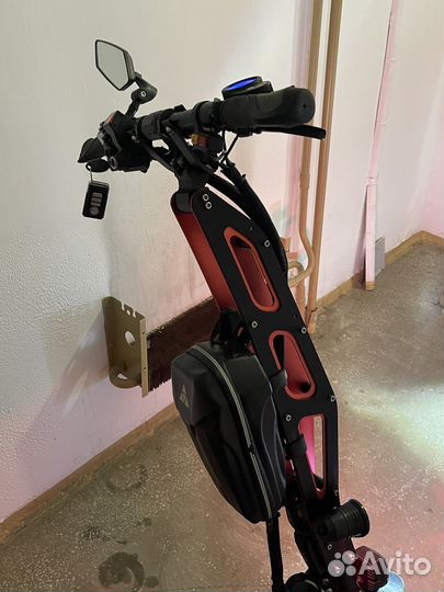 Электро самокат Ultron T128