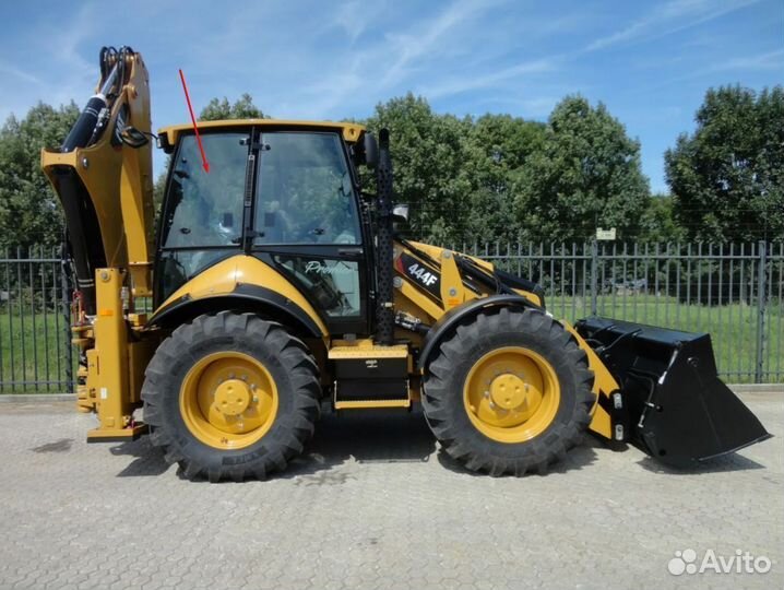 Стекло за дверью правое погрузчика Caterpillar 444