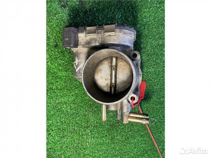 Заслонка дроссельная Audi A4 2001