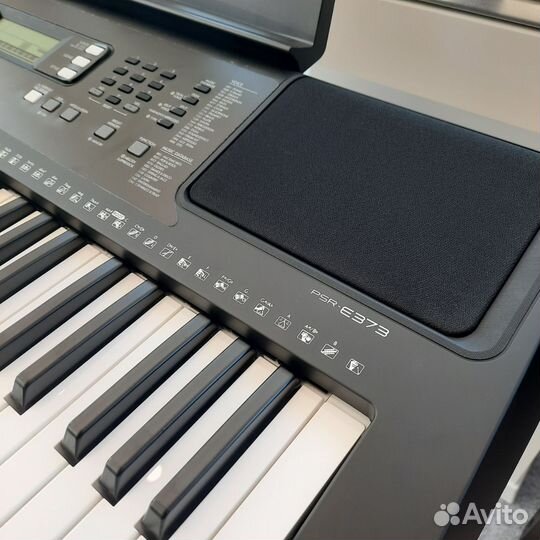 Yamaha PSR-E373, синтезатор