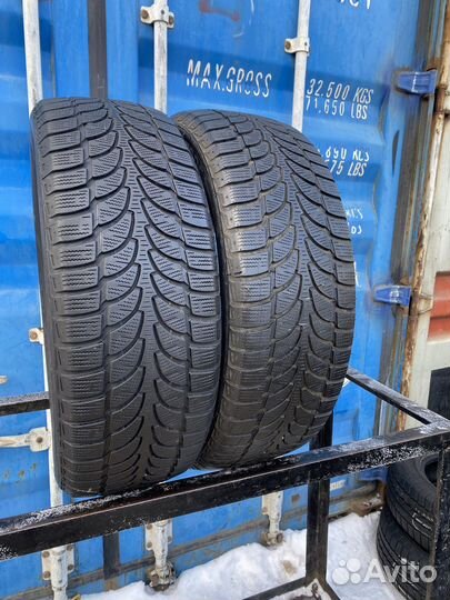 Bridgestone Blizzak LM-80 215/60 R17