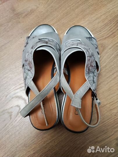 Сандалии женские Covani 40 размер