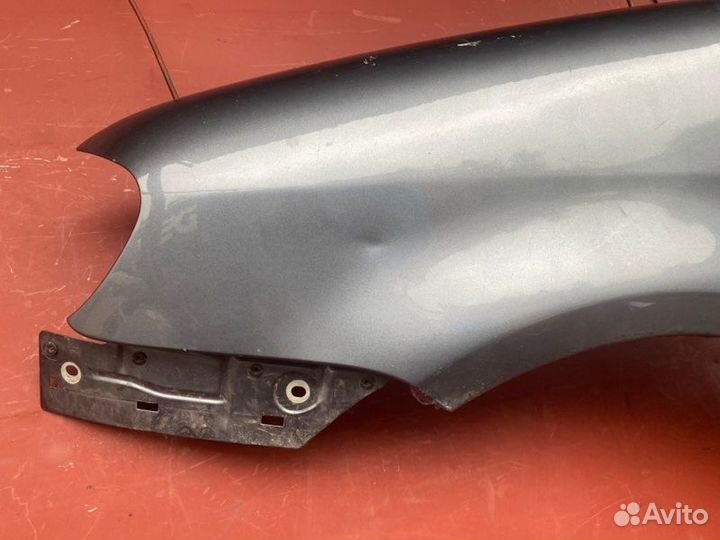 Крыло переднее левое Wv Touran BAG 2004