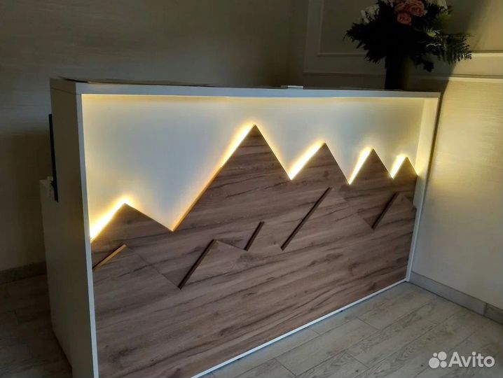 Стойка ресепшн Горы