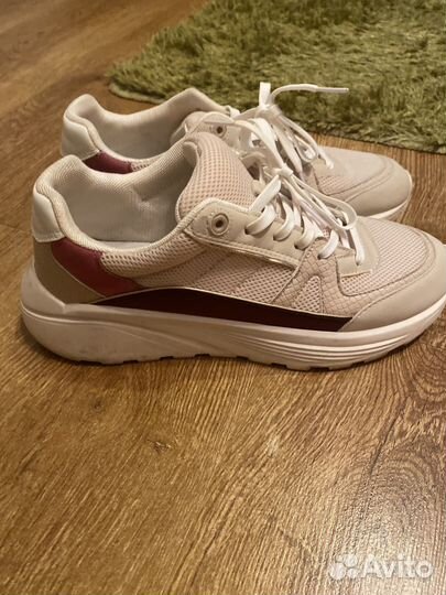 Кроссовки stradivarius