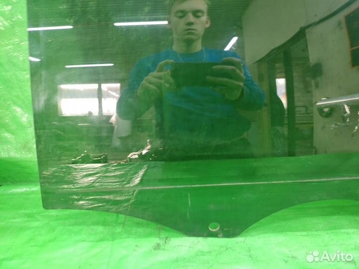 Стекло двери лев. зад. Audi Q7