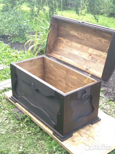 Сундук деревянный