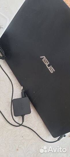 Ноутбук asus