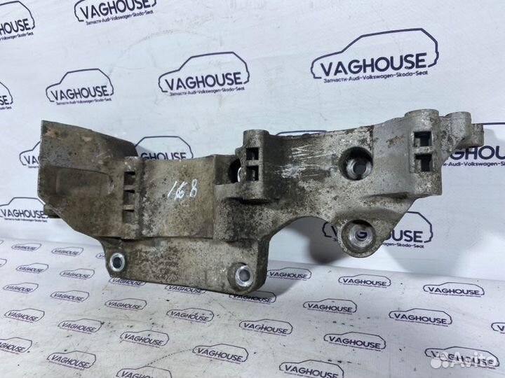 Кронштейн генератора Volkswagen Jetta MK 4 2.0 AVH