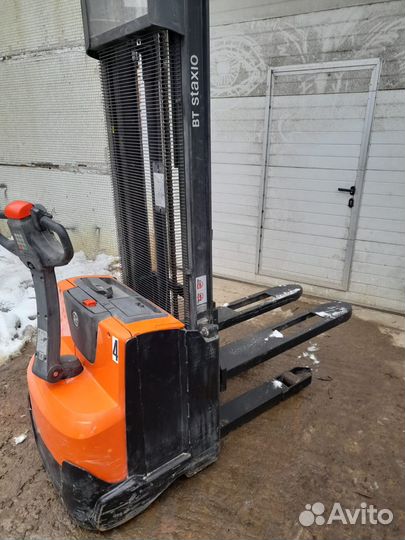 Штабелер самоходный SWE-120/3300 BT Швеция