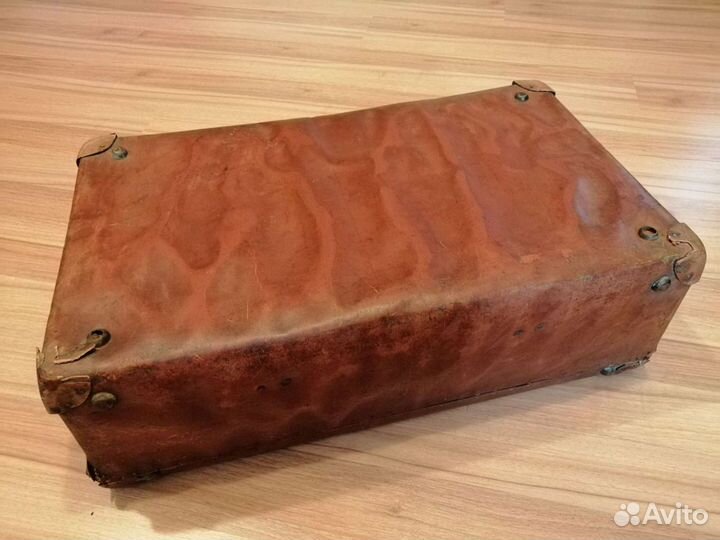 Чемодан фибровый 