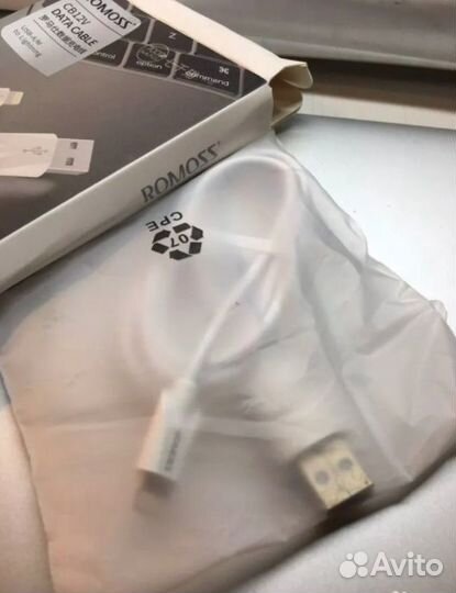 Кабель 105 см Lightning - USB Romoss