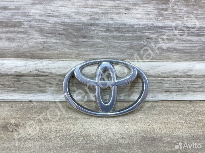 Эмблема передняя Land Cruiser Prado 90 (1996-2002)