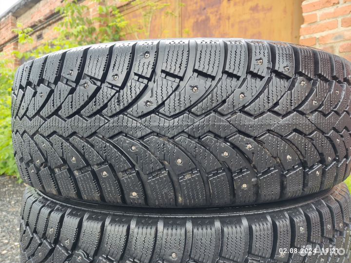 Pirelli Formula Ice 215/65 R16 98T