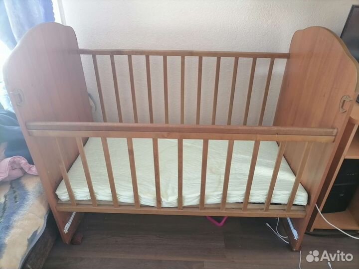 Детская кроватка