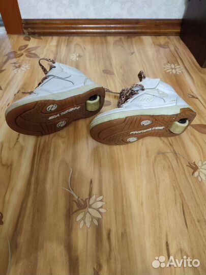 Роликовые кроссовки heelys