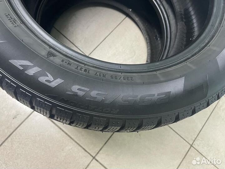 Pirelli Ice Zero 235/55 R17