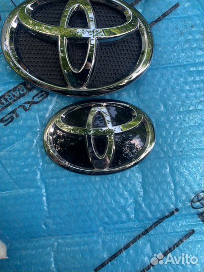 Эмблема toyota land cruiser 200