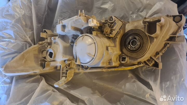 Фара правая и левая toyota camry V40