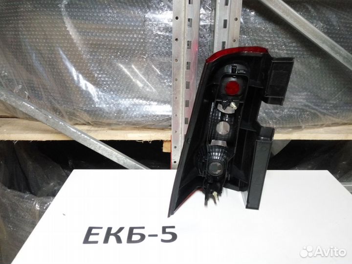 Фонарь правый LADA Largus 1 2012