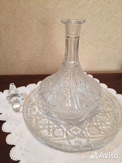 Графин хрустальный большой,рюмки,поднос