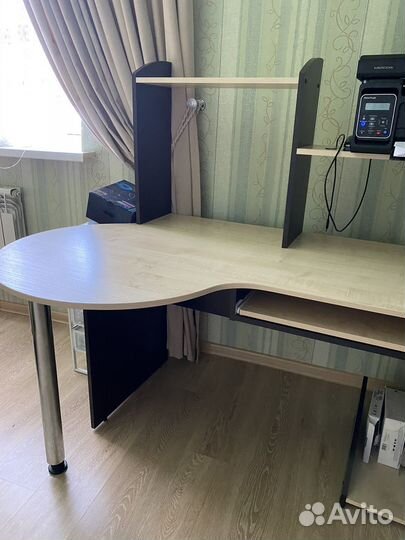 Компьютерный стол