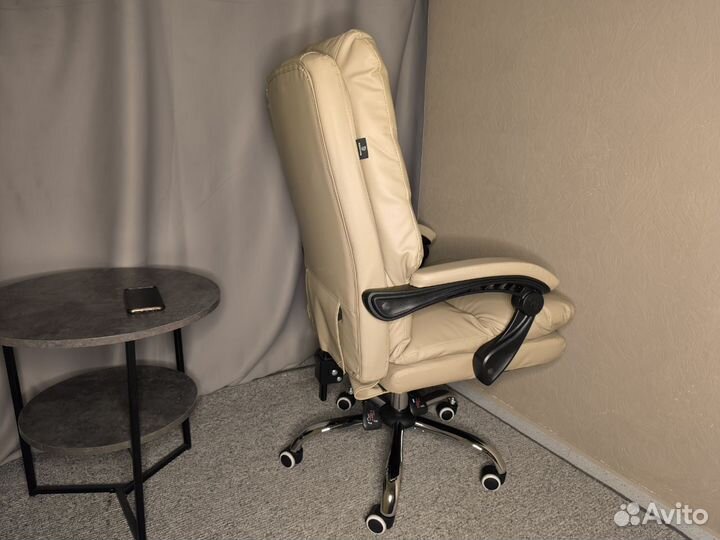 Компьютерное кресло руководителя