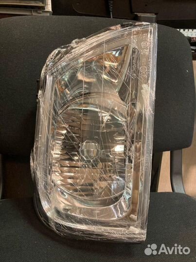 Фара передняя правая mitsubishi L200 95-06