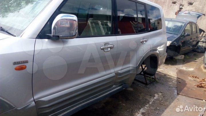 Двери Mitsubishi Pajero 3 3.2DID 2003