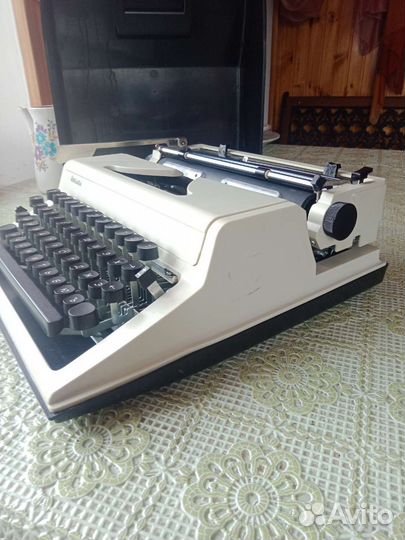 Печатная машинка Любава