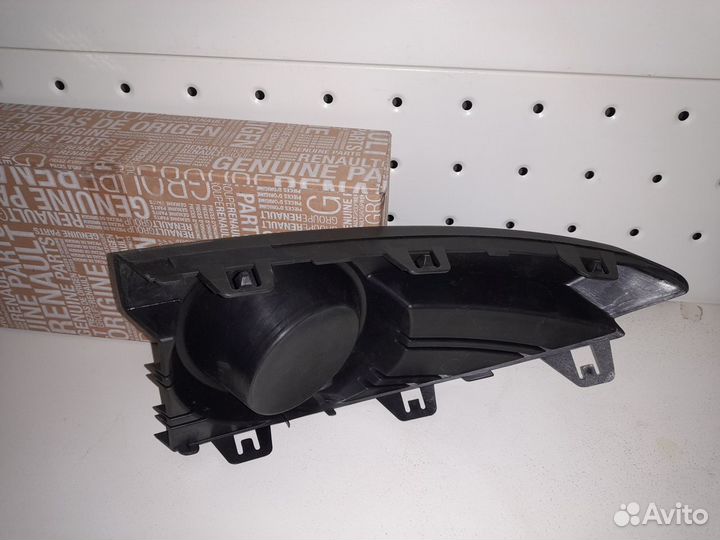 Renault Fluence Заглушка противотуманной фары