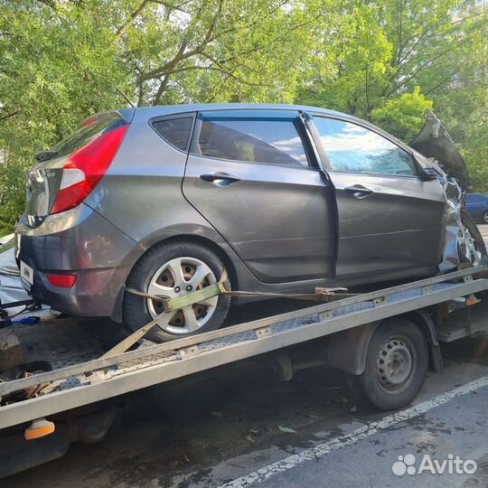 Hyundai Solaris 1.4 МТ, 2011, битый, 150 000 км