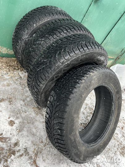 Bridgestone Blizzak Spike-01 225/65 R17 106T