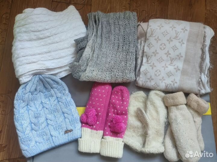 Отдам пакет Варежки, шапки,шарфы