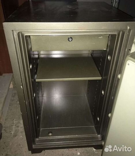 Сейф Diplomat JH 080