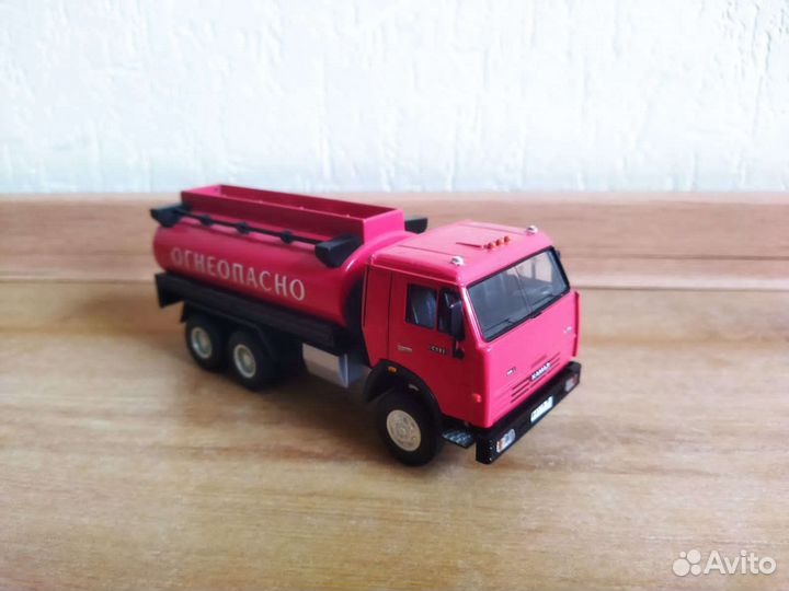 Грузовики, полицейские машины мира, иномарки, siku