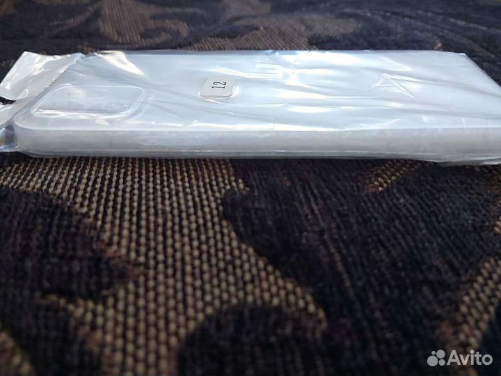 Чехол на iPhone 12