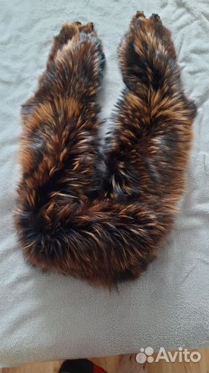 Воротник из натурального меха енота