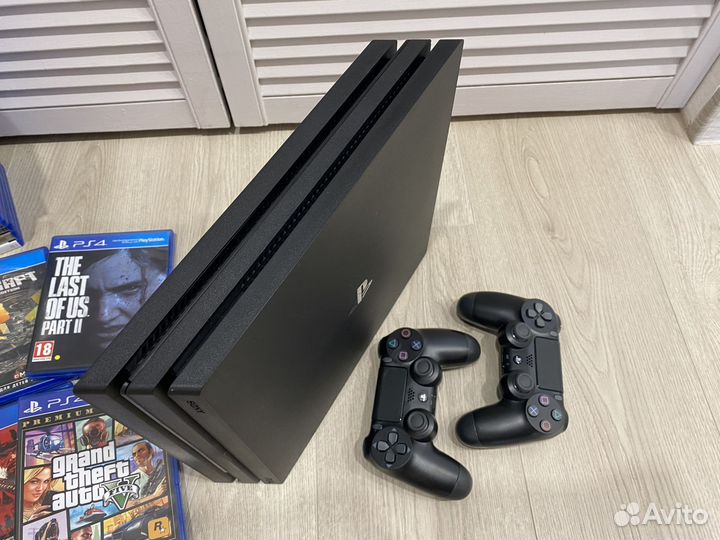 Sony PS4 PRO +550игр +2дж