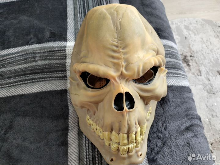 Страшная маска череп