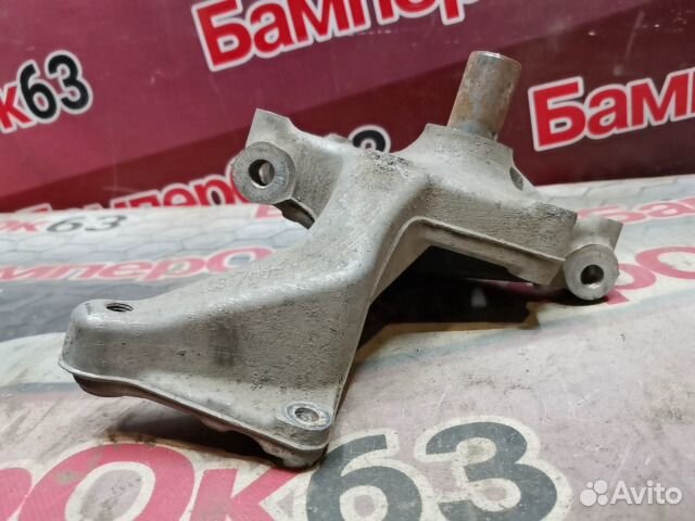 Кулак поворотный задний правый Volkswagen Passat