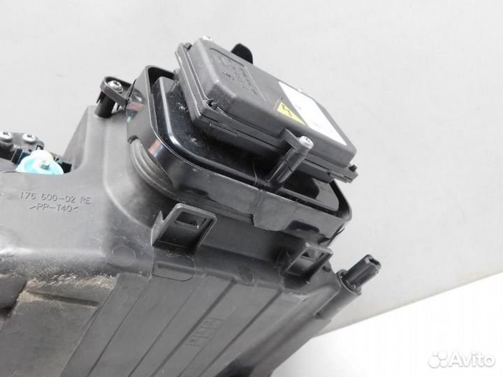 Фара правая Volkswagen Touareg