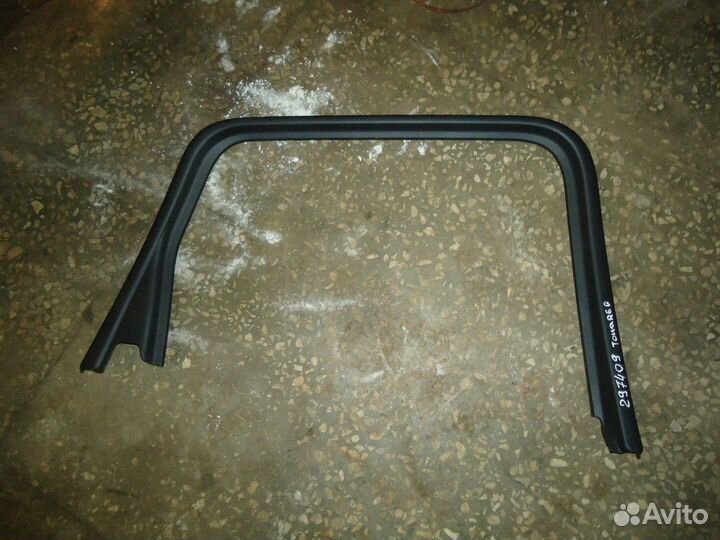 Обшивка арки задней левой двери